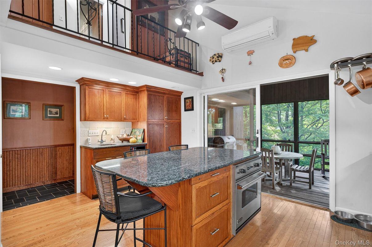 Dining room, Interior, Kitchen, Recessed Lighting, Wood Texture Flooring
