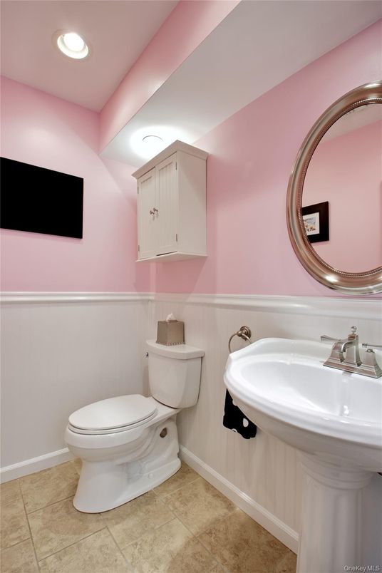 Bathroom, Interior, Recessed Lighting