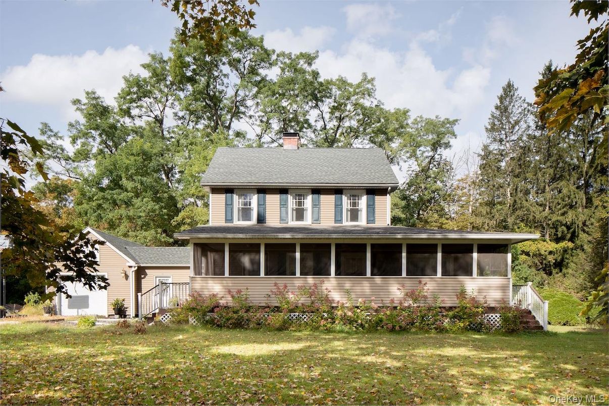Backyard, Exterior, Facade, American Foursquare