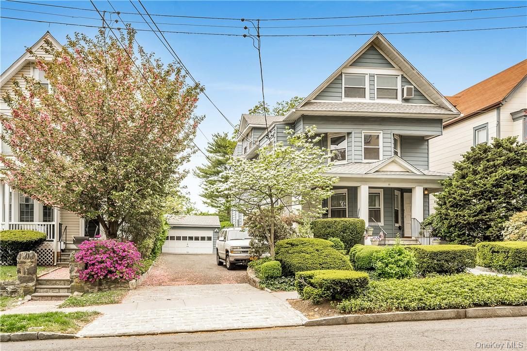 Exterior, Facade, Queen Anne Victorian