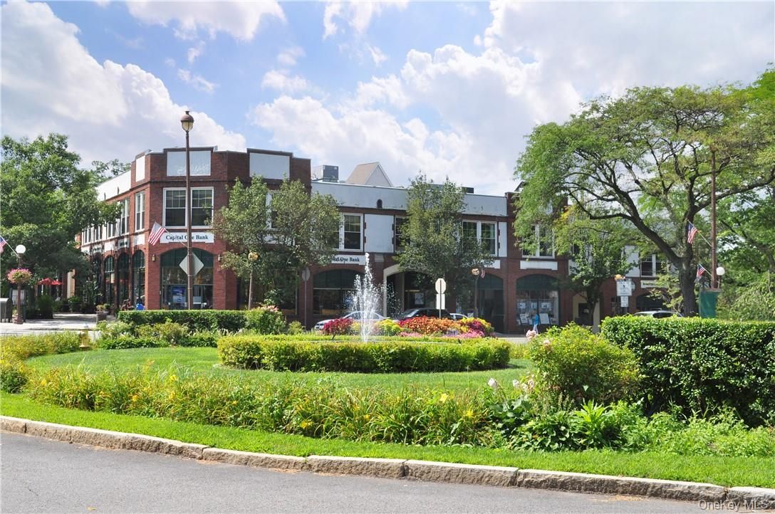 Exterior, Facade, Rowhouse