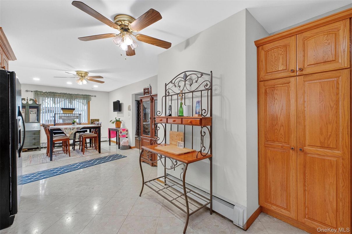 Dining room, Interior, Kitchen, Recessed Lighting