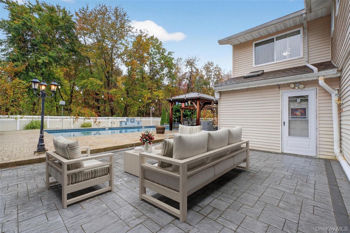 Exterior, Hot Tub, Pool