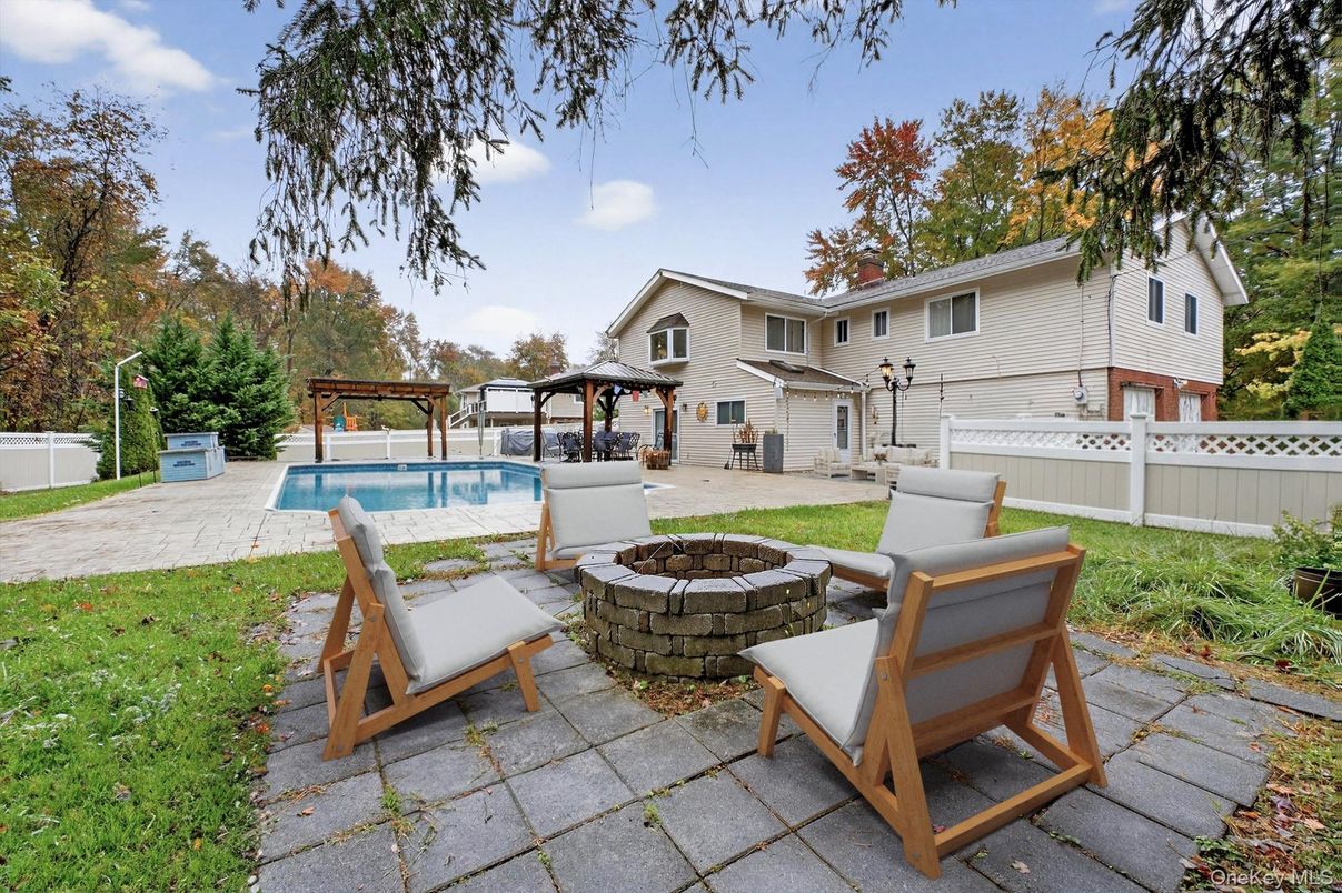 Backyard, Exterior, Pool