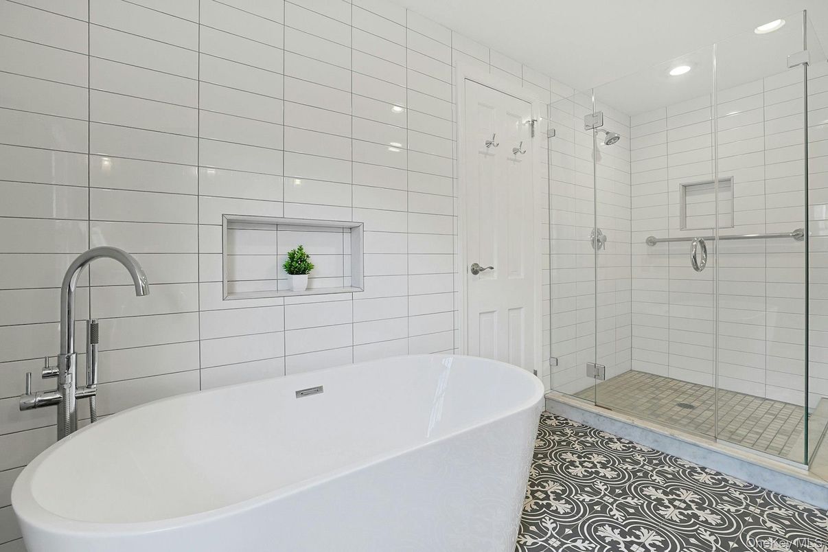 Bathroom, Free Standing Baths, Glass Shower, Interior, Recessed Lighting
