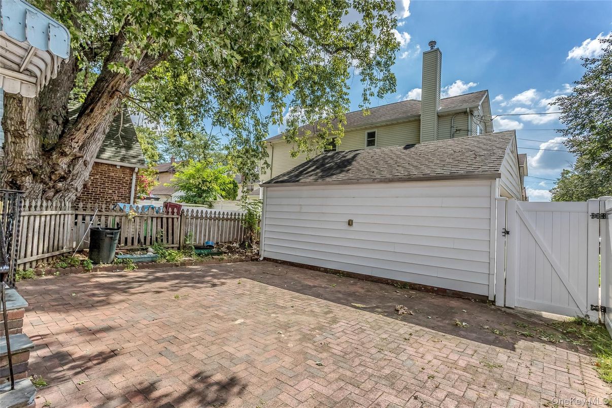 Backyard, Detached Garage, Exterior