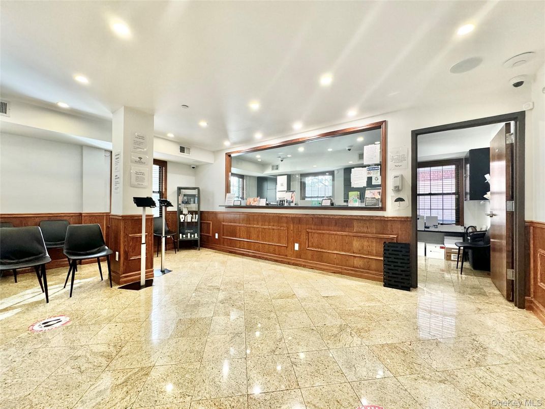 Fitness Equipment, Interior, Recessed Lighting