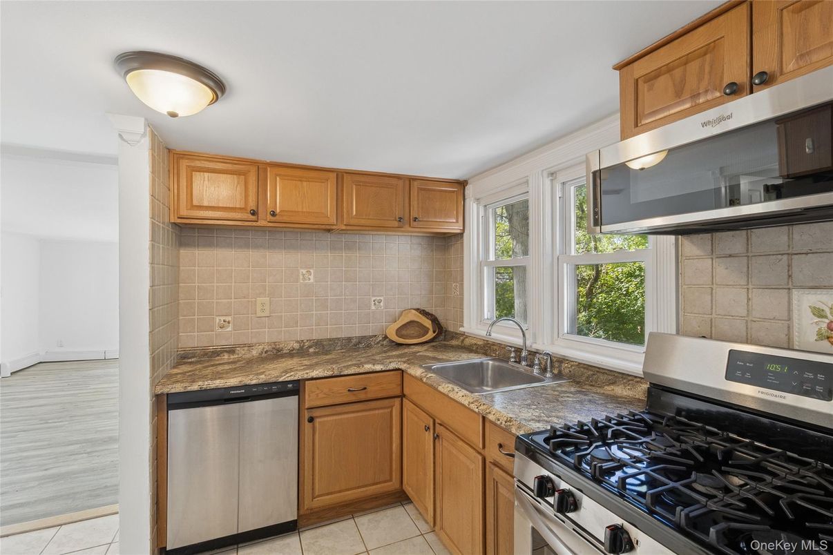 Interior, Kitchen, Stainless Steel Appliances