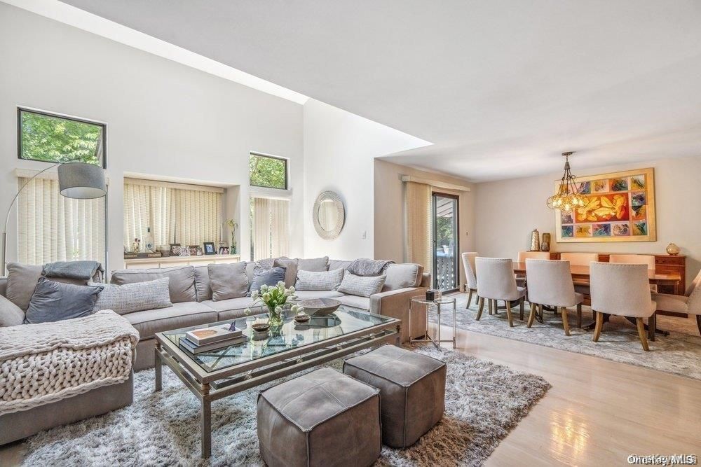Chandelier, Dining room, Interior, Living room, Pendant Lights, Wood Texture Flooring