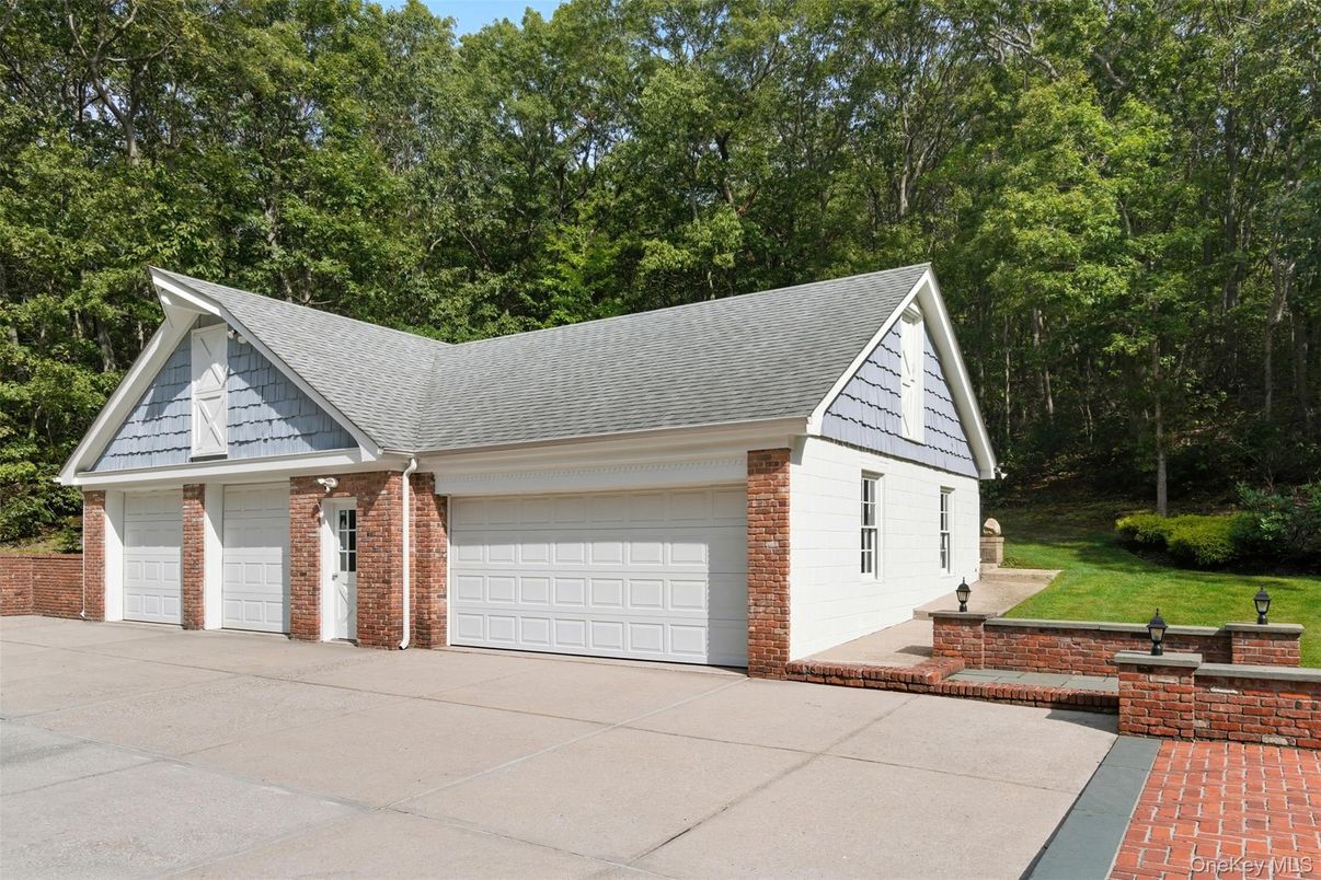 Detached Garage, Exterior