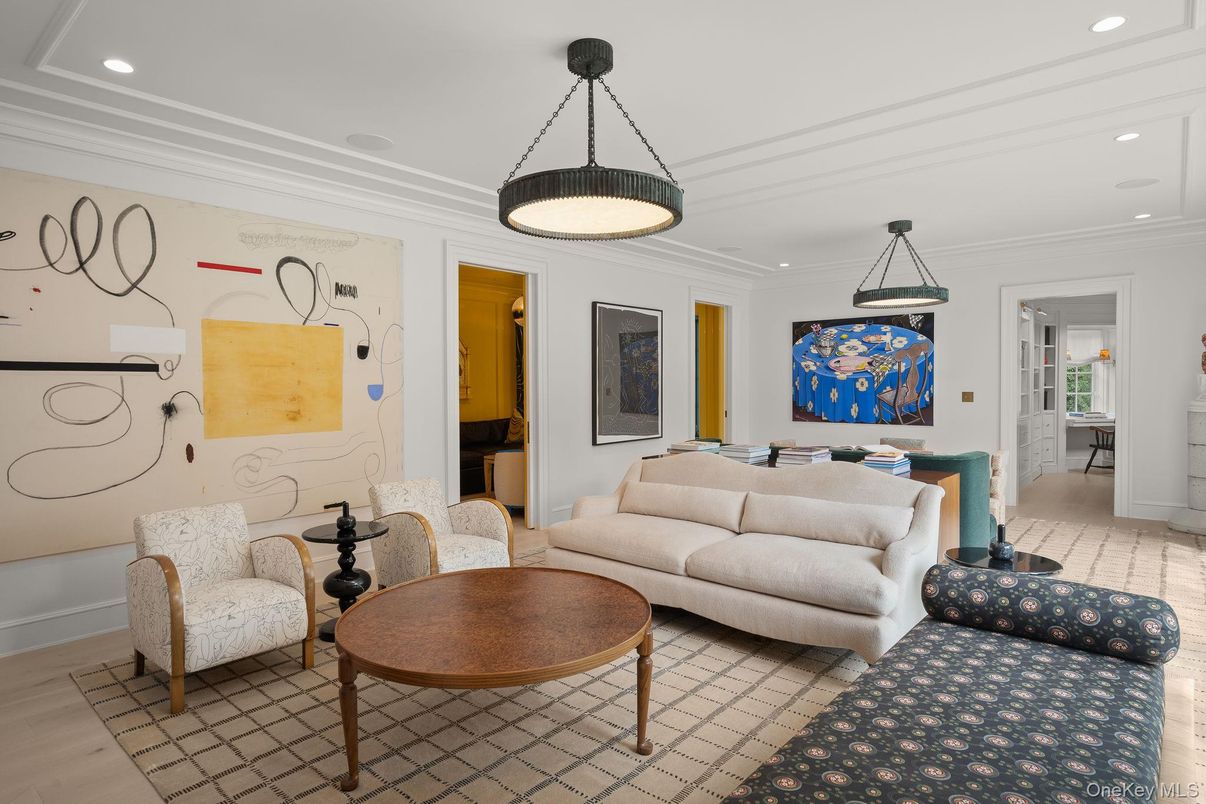 Interior, Living room, Pendant Lights, Recessed Lighting, Wood Texture Flooring