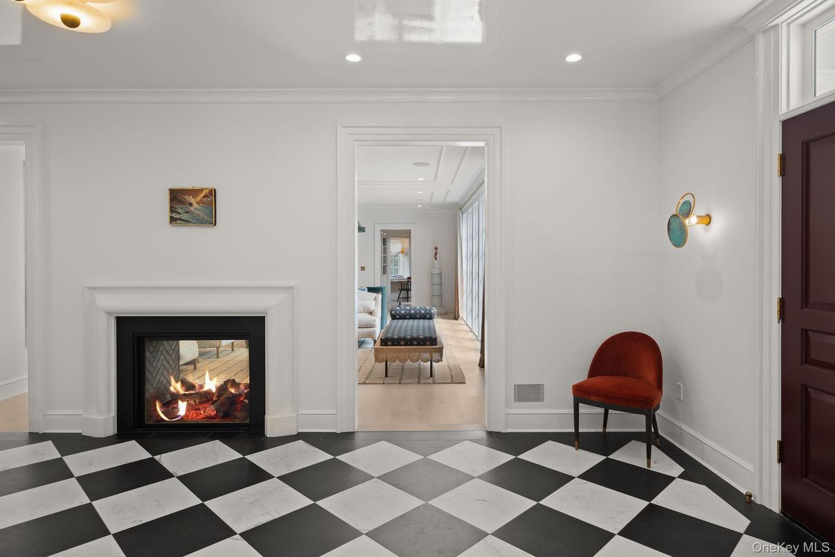 Fireplace, Interior, Recessed Lighting