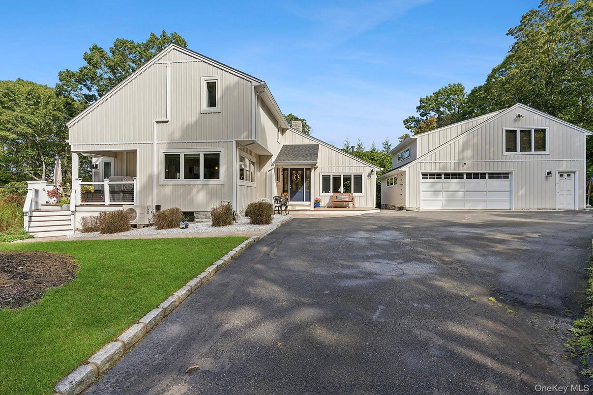 Detached Garage, Exterior