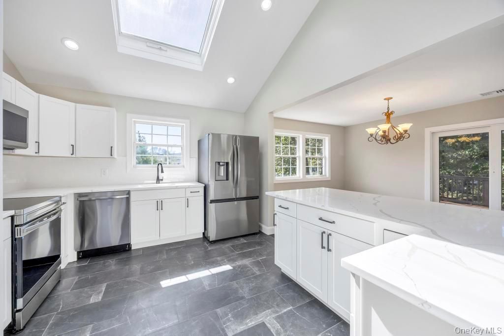 Chandelier, Interior, Kitchen, Recessed Lighting, Stainless Steel Appliances