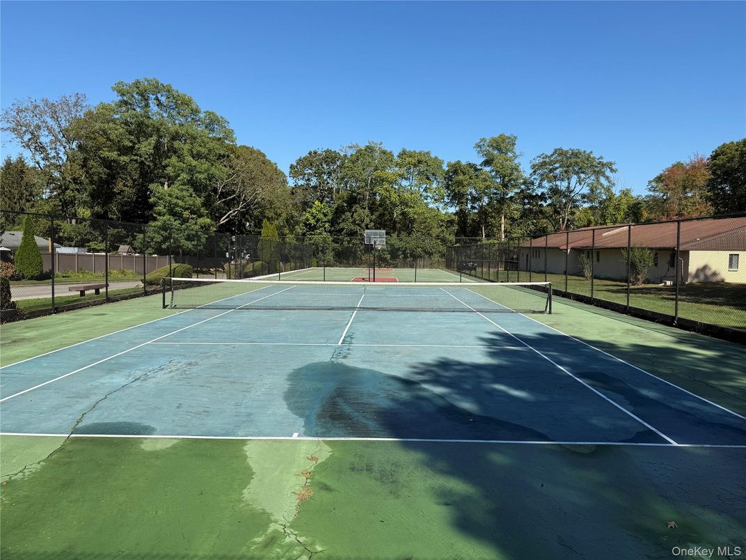 Exterior, Tennis Courts
