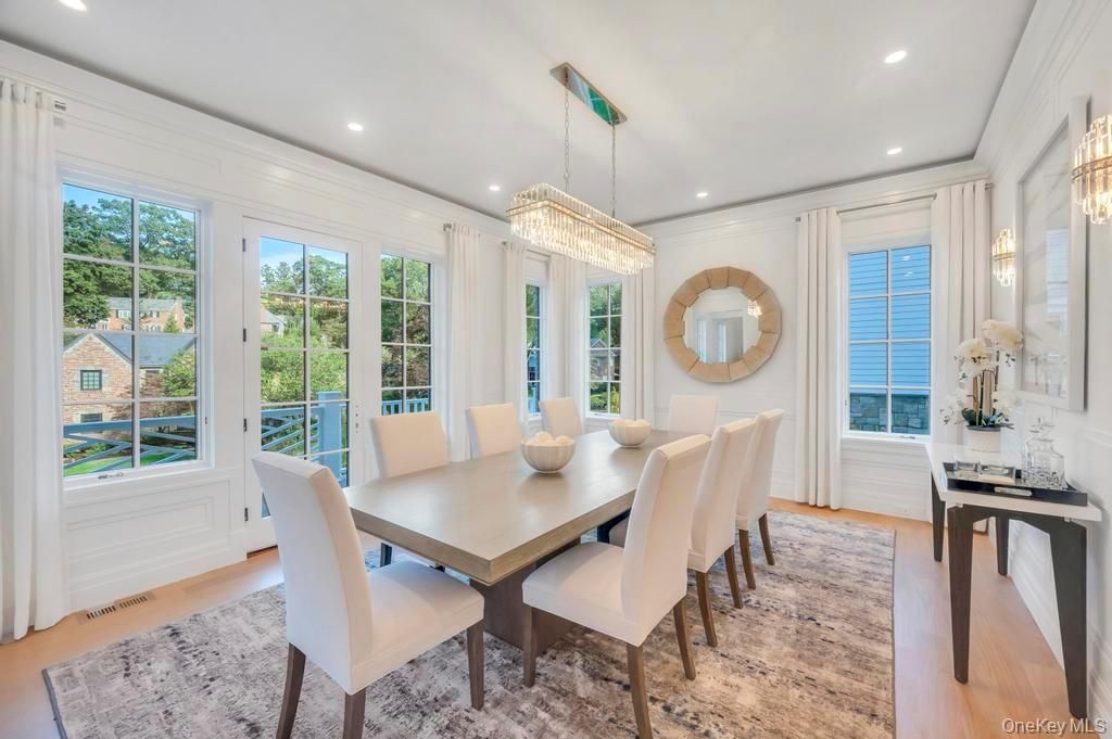 Chandelier, Dining room, Interior, Recessed Lighting, Wood Texture Flooring