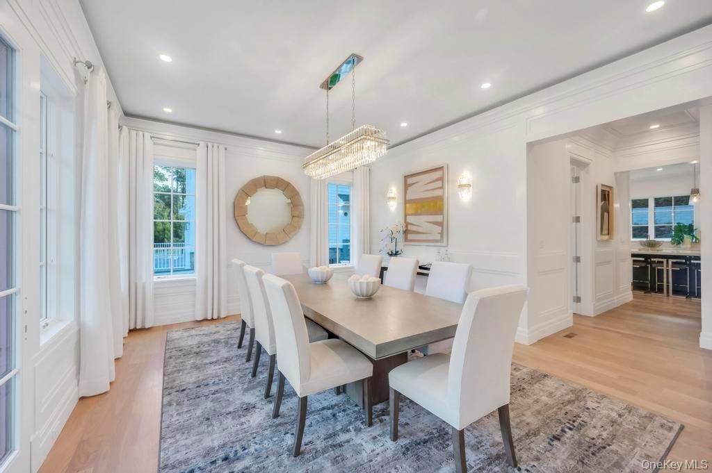 Chandelier, Dining room, Interior, Pendant Lights, Recessed Lighting, Water, Wood Texture Flooring