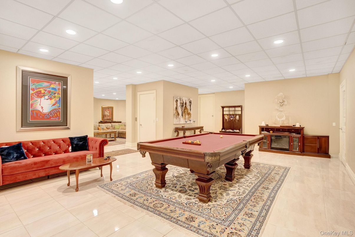 Billiard Table, Game Room, Interior, Recessed Lighting
