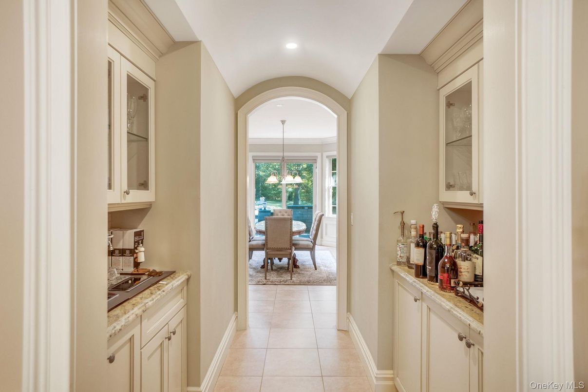 Dining room, Interior, Pendant Lights, Recessed Lighting