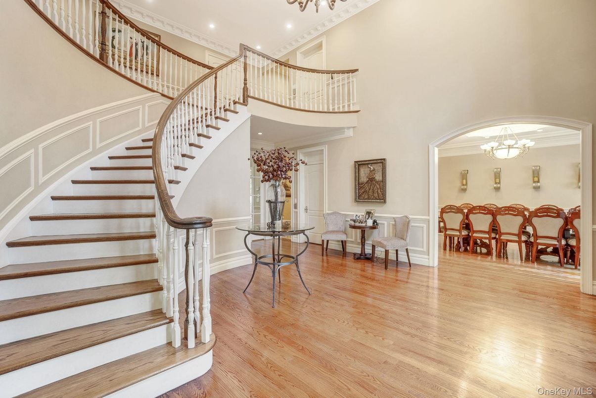 Chandelier, Dining room, Interior, Recessed Lighting, Wood Texture Flooring