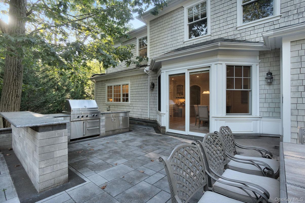 Exterior, Outdoor Kitchen