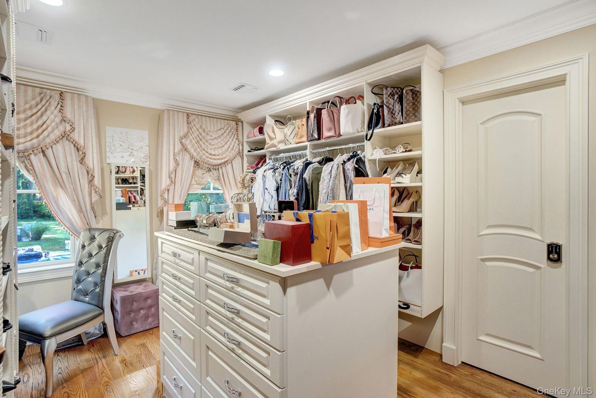 Interior, Recessed Lighting, Walk-in Closets, Wood Texture Flooring