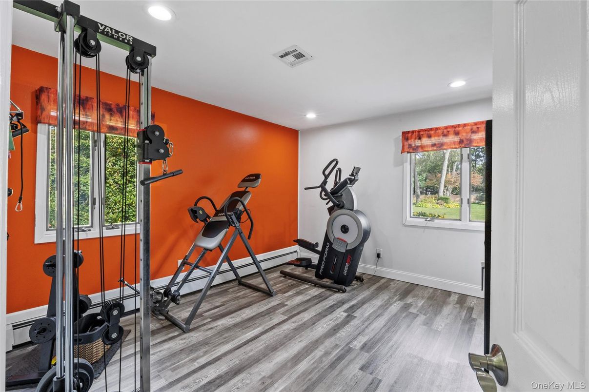 Fitness Equipment, Interior, Recessed Lighting, Wood Texture Flooring