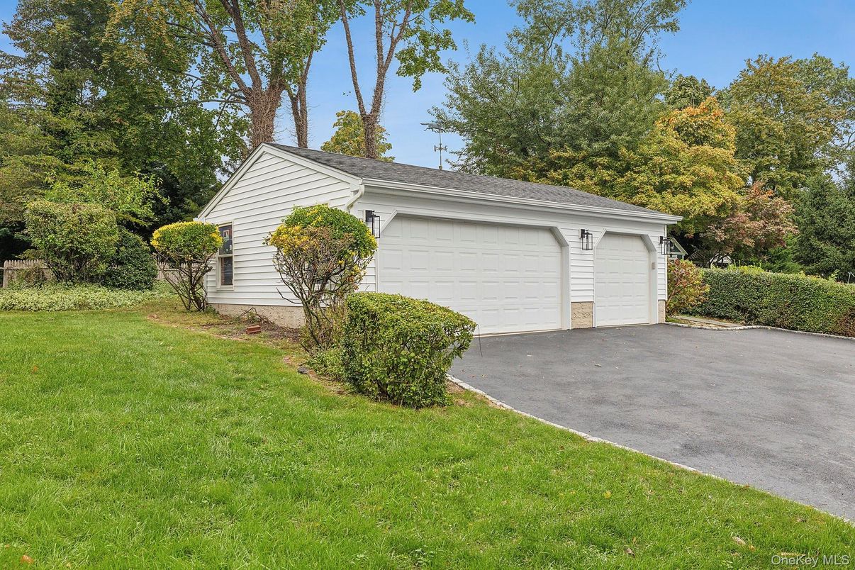Backyard, Detached Garage, Exterior