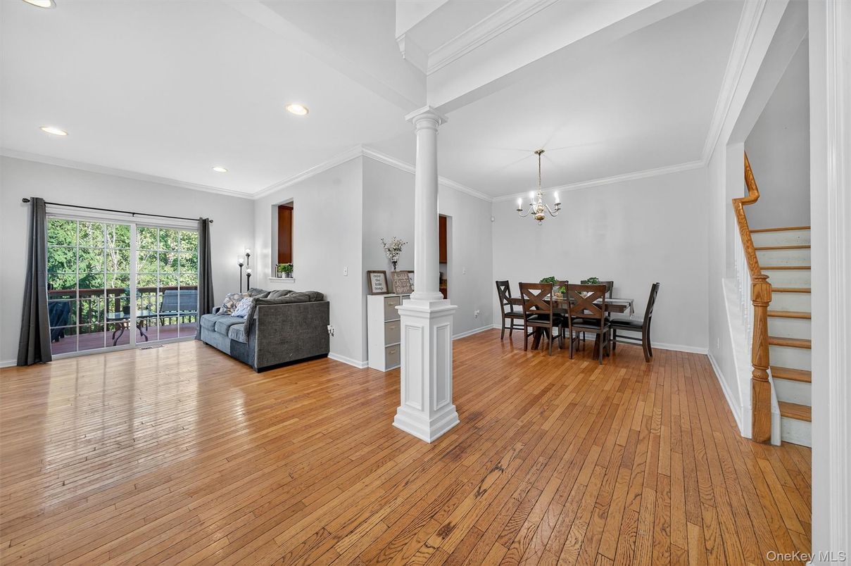 Chandelier, Dining room, Interior, Recessed Lighting, Wood Texture Flooring