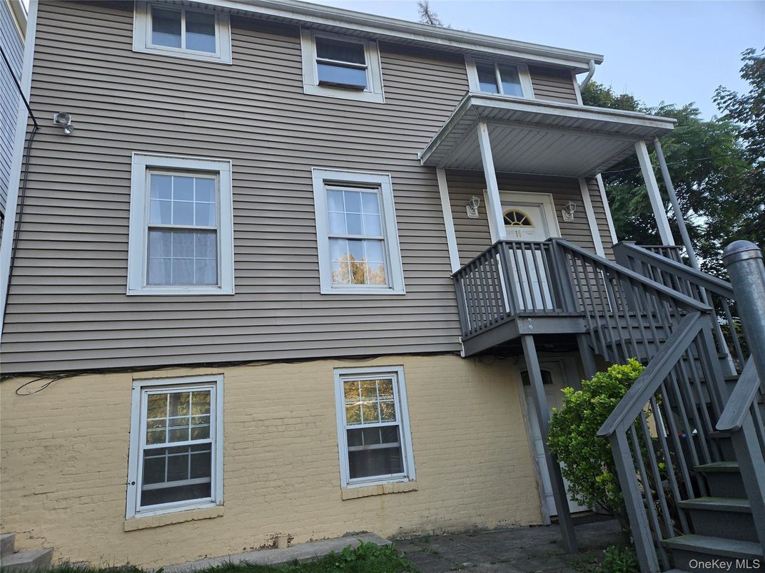 Exterior, Facade, Rowhouse