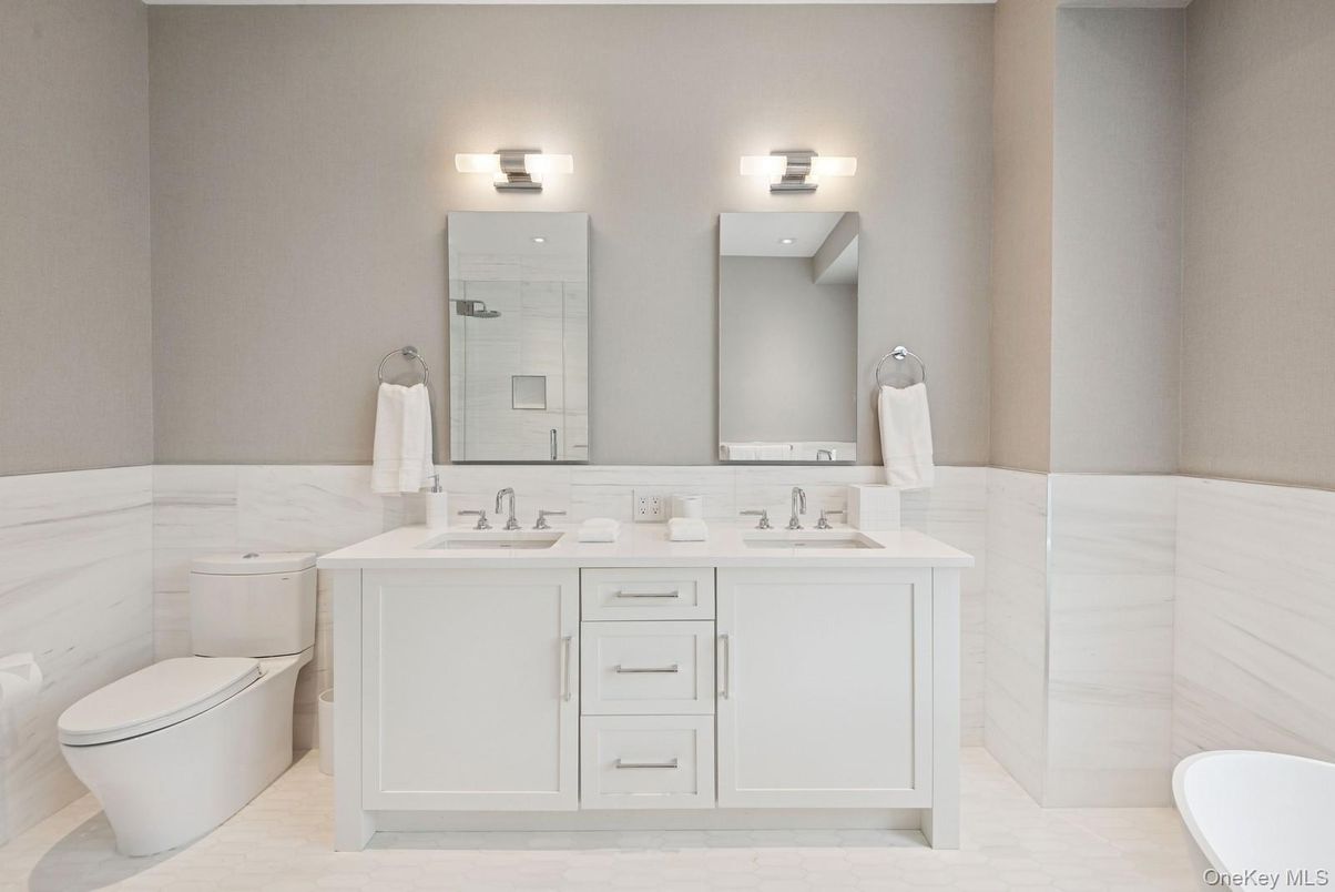 Bathroom, Dual Sink Vanities, Interior