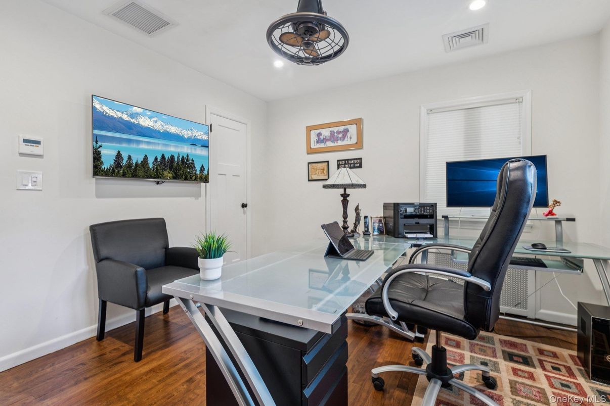 Home Office, Interior, Recessed Lighting, Wood Texture Flooring