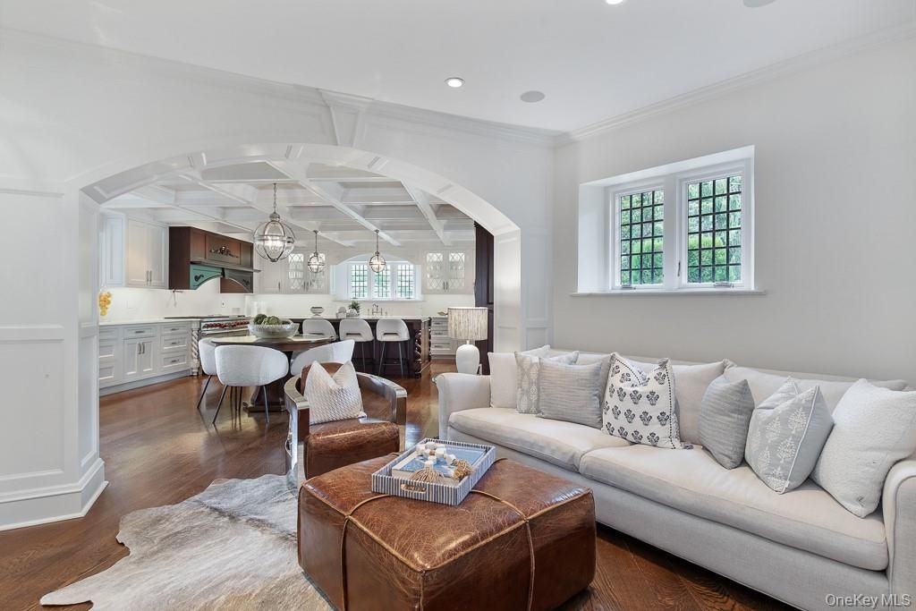 Dining room, Interior, Kitchen, Living room, Pendant Lights, Recessed Lighting, Wood Texture Flooring