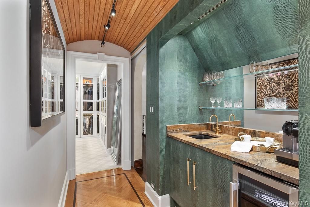 Bathroom, Interior, Recessed Lighting, Wooden Ceilings, Wood Texture Flooring