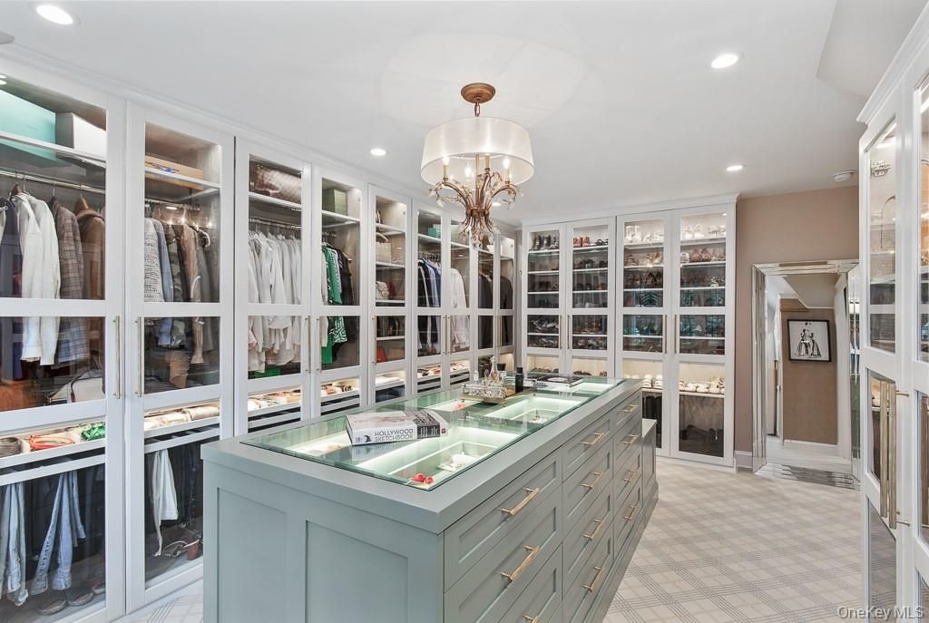 Chandelier, Interior, Recessed Lighting, Walk-in Closets