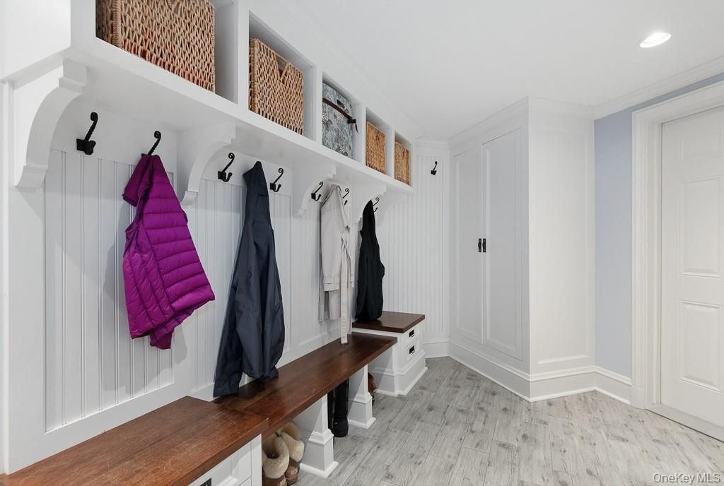Interior, Recessed Lighting, Walk-in Closets, Wood Texture Flooring