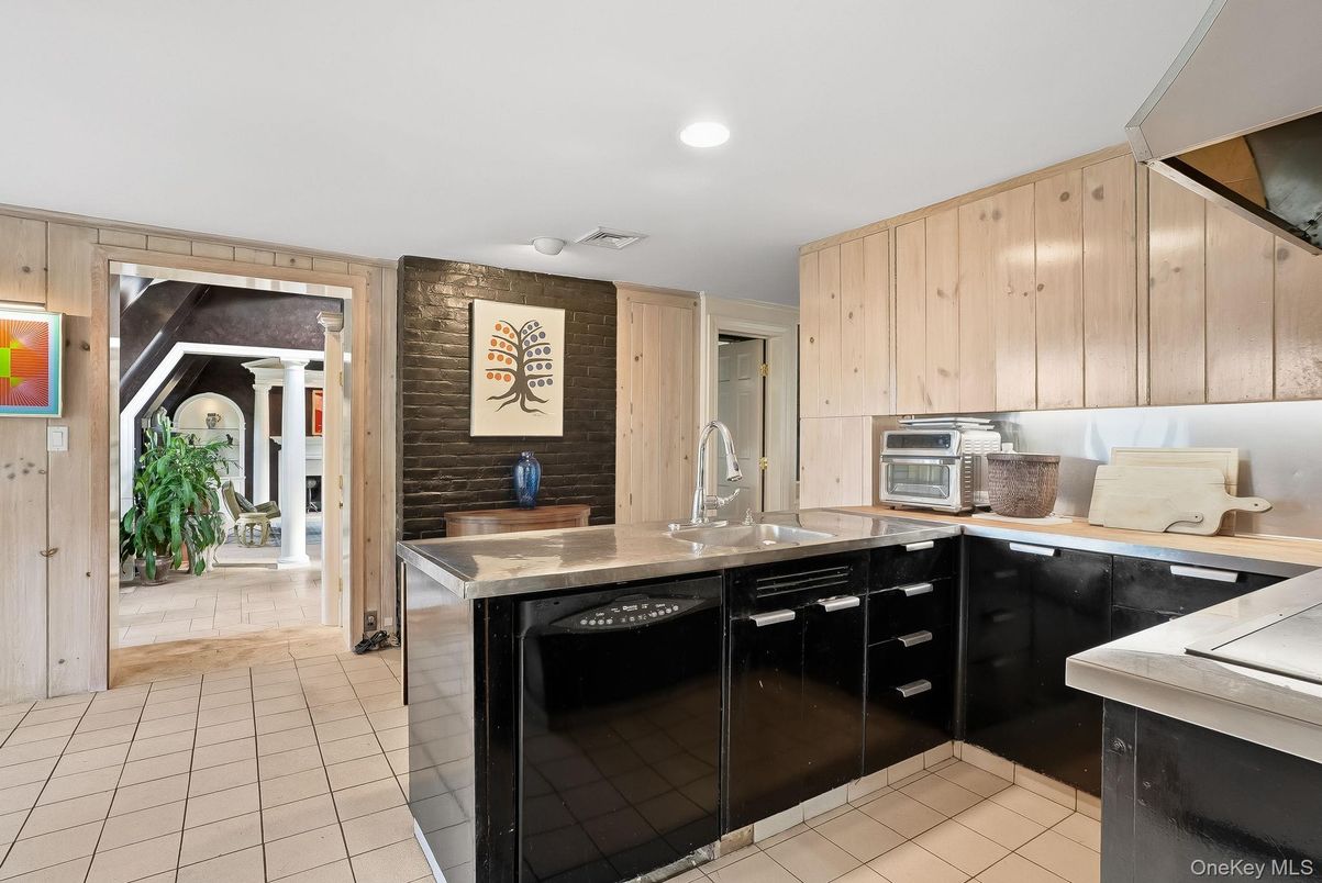 Interior, Kitchen, Recessed Lighting, Wooden Walls