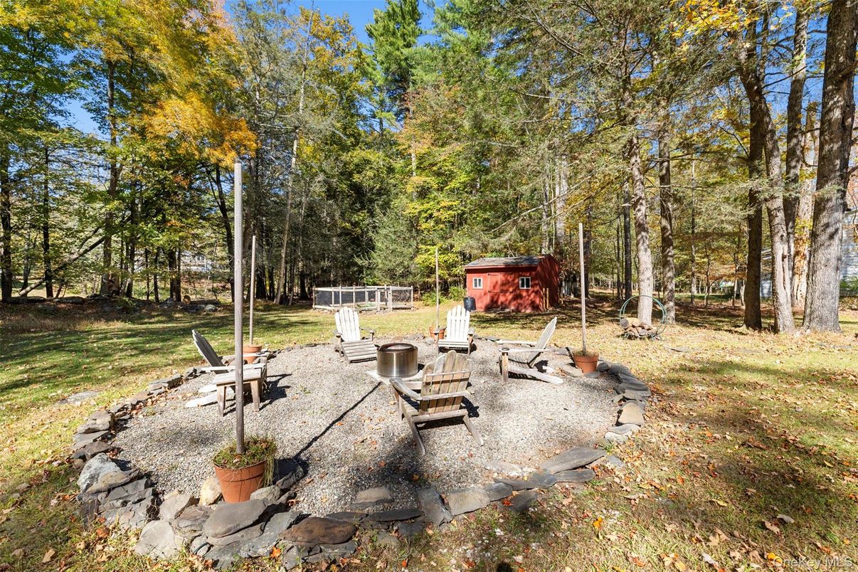 Backyard, Detached Garage, Exterior
