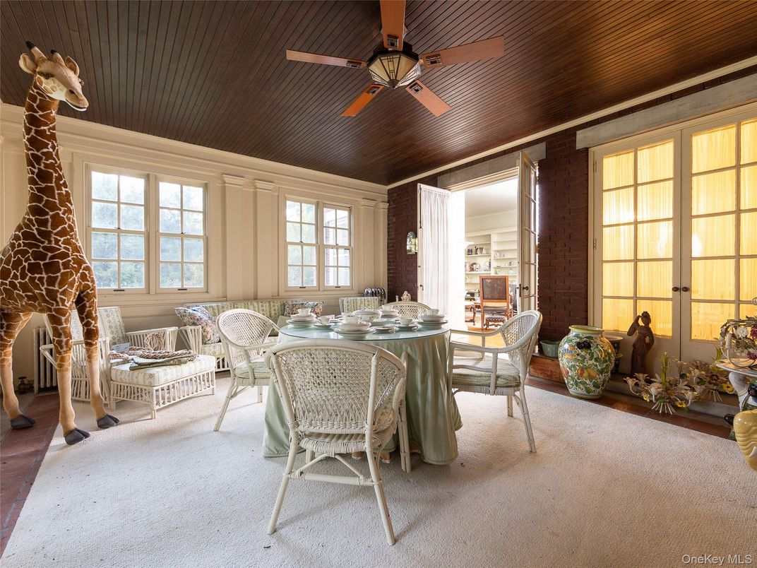 Dining room, Interior