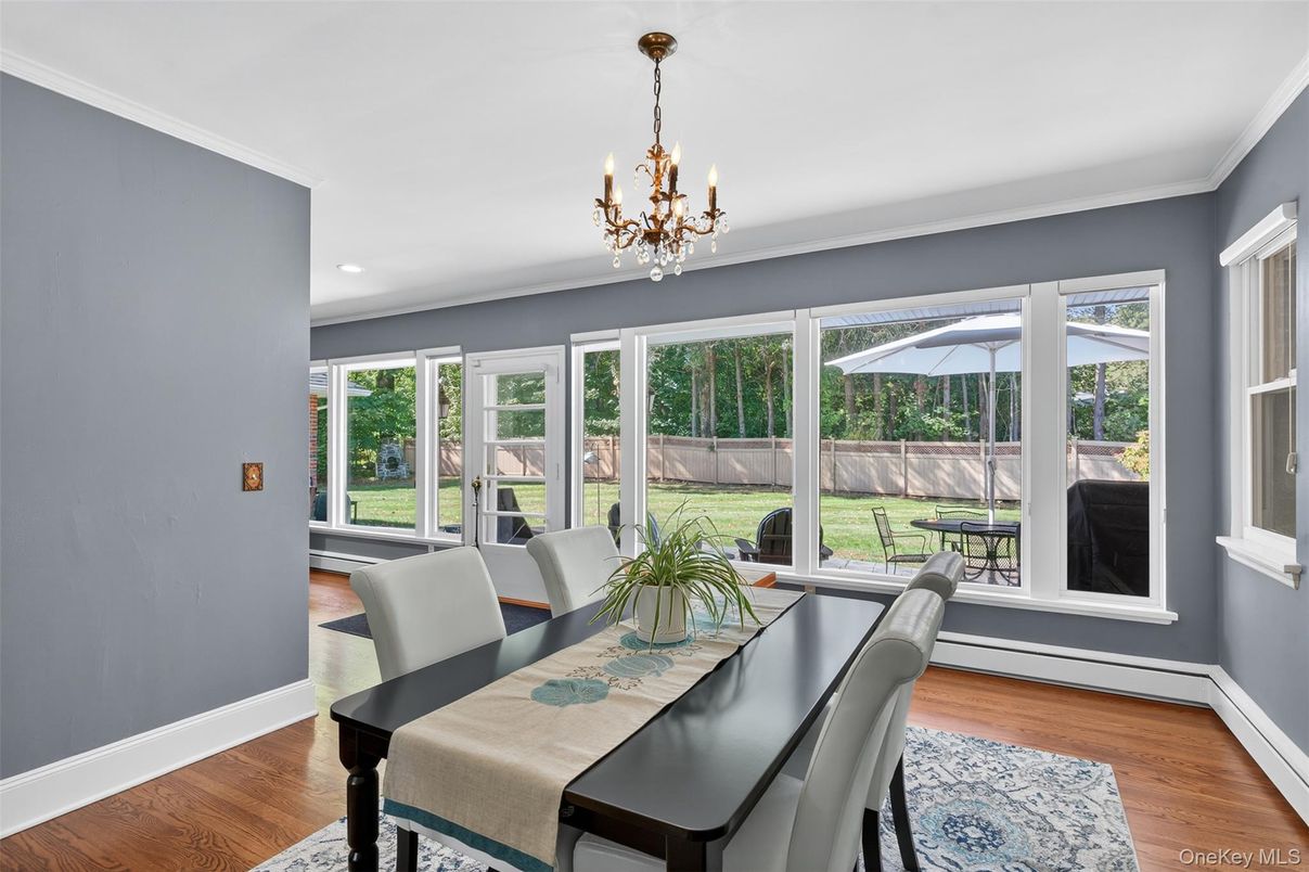 Chandelier, Dining room, Interior, Recessed Lighting, Wood Texture Flooring