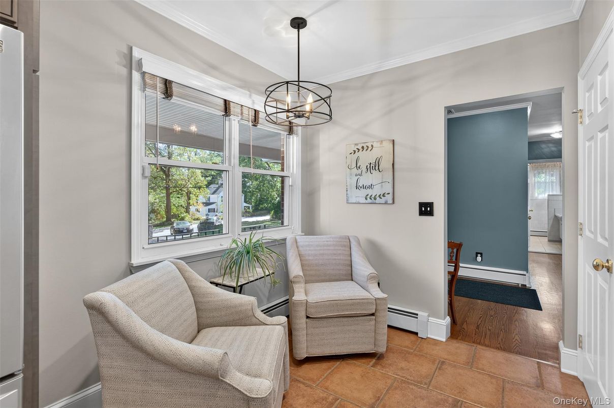 Interior, Living room, Pendant Lights, Wood Texture Flooring