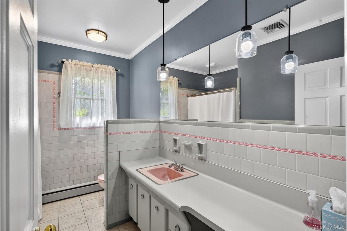 Bathroom, Interior, Pendant Lights