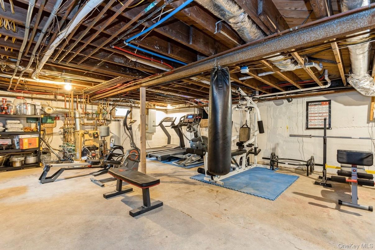 Fitness Equipment, Interior, Wooden Beams
