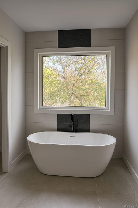 Bathroom, Free Standing Baths, Interior