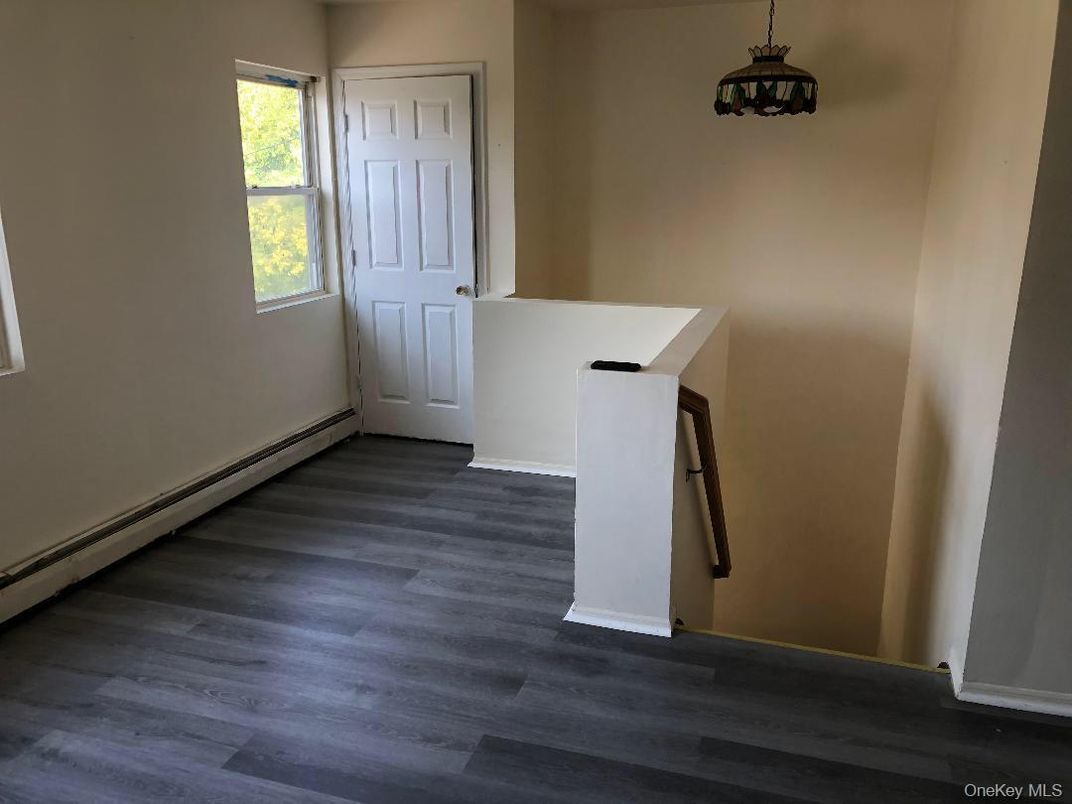 Interior, Pendant Lights, Wood Texture Flooring