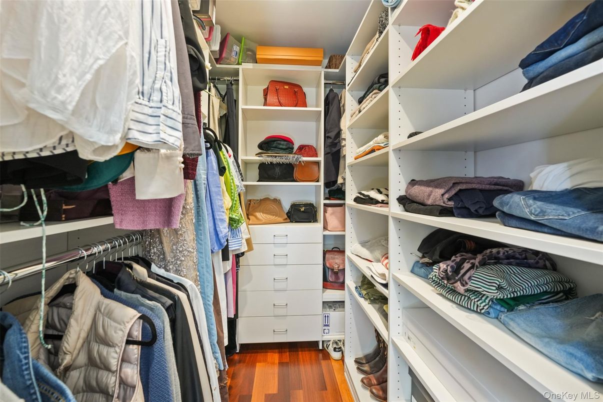 Interior, Walk-in Closets, Wood Texture Flooring