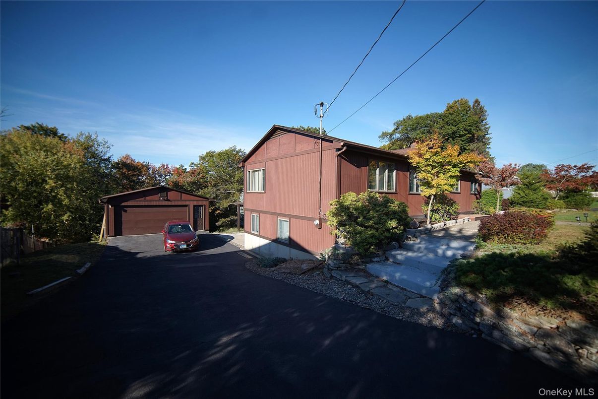 Detached Garage, Exterior