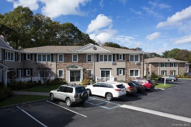 Exterior, Facade, Brick Facade, Georgian