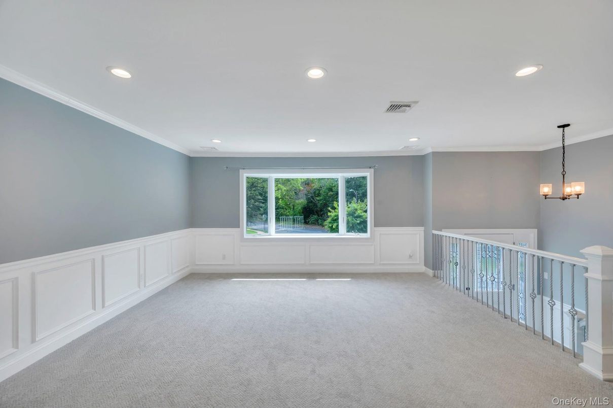 Chandelier, Empty room, Interior, Pendant Lights, Recessed Lighting