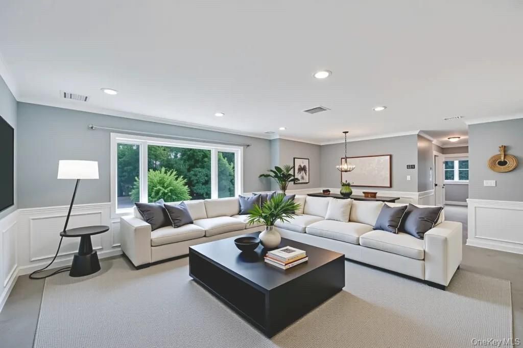 Dining room, Interior, Living room, Pendant Lights, Recessed Lighting